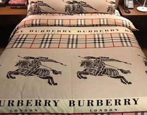 Bộ chăn gối trải giường Burberry