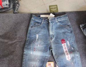 Jeans tinh nghịch